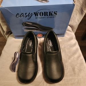 Easy Works by Easy Street “LEEZA”Women Clogs